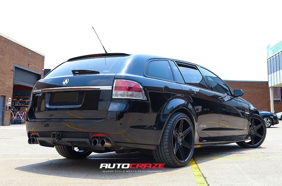 HOLDEN-COMMODORE-PRISIM-SATIN-BLACK